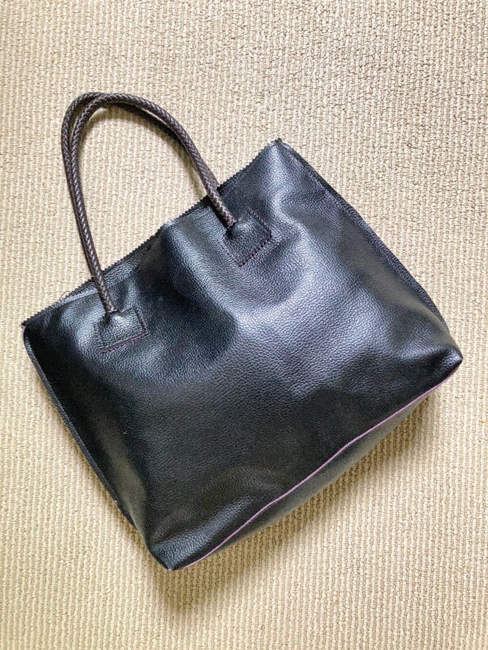 Chic and Sturdy Vegan Leather Zippered Tote Bag